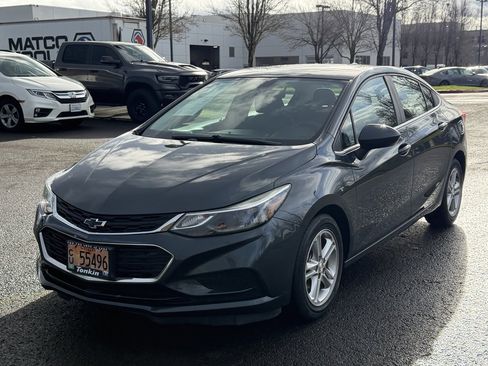 Used 2018 Chevrolet Cruze LT w/ LT Fleet Convenience Package image 4