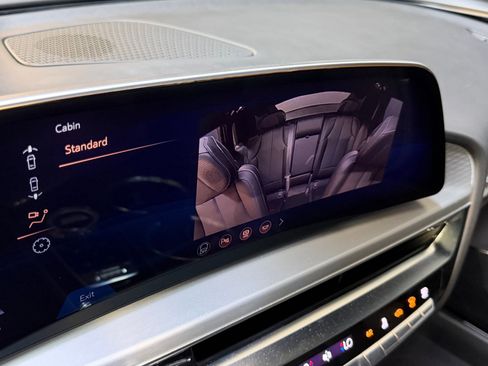 New 2026 Cadillac Lyriq Premium Luxury AWD/4WD image 31