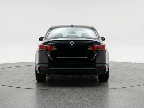 Used 2025 Nissan Altima 2.5 SV image 7