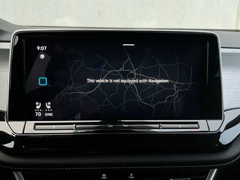 Used 2025 Volkswagen Atlas Cross Sport SE image 29