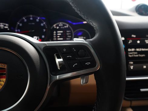 Used 2022 Porsche Cayenne AWD/4WD image 33