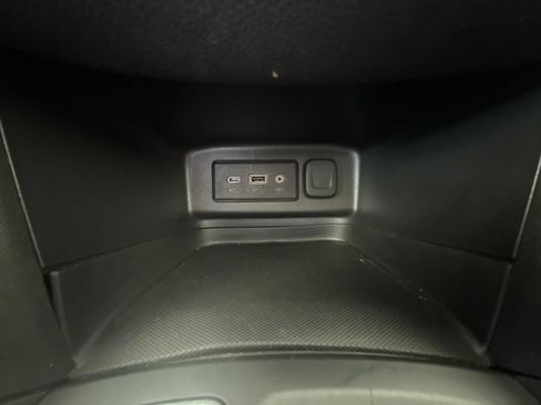 Used 2020 Chevrolet Equinox LT FWD image 16