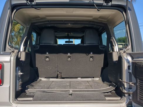 Used 2019 Jeep Wrangler Unlimited Sahara w/ Safety Group image 13