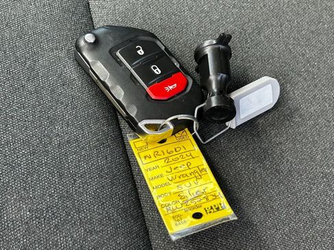 Used 2024 Jeep Wrangler Rubicon image 47