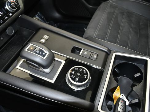 Used 2024 Mitsubishi Outlander SE image 30