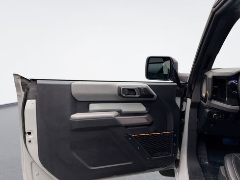 Used 2023 Ford Bronco Badlands AWD/4WD image 9