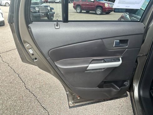 Used 2013 Ford Edge SEL FWD image 13