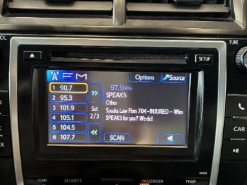 Used 2013 Toyota Camry LE FWD image 23