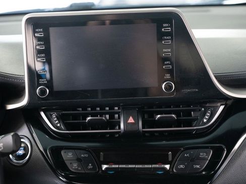 Used 2019 Toyota C-HR XLE image 18