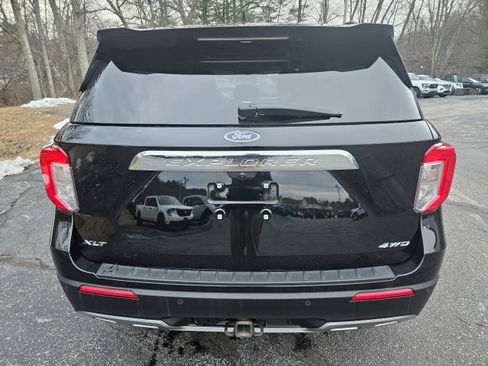 Certified 2021 Ford Explorer XLT w/ Equipment Group 202A image 6
