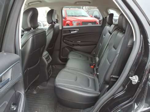 Used 2018 Ford Edge Titanium image 14