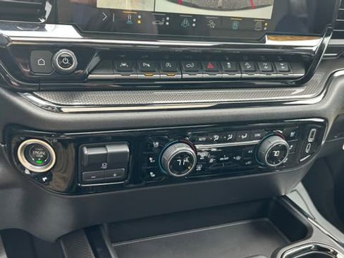 Used 2023 Chevrolet Silverado 1500 ZR2 w/ Technology Package image 28