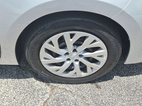 Used 2019 Toyota Corolla LE FWD image 26
