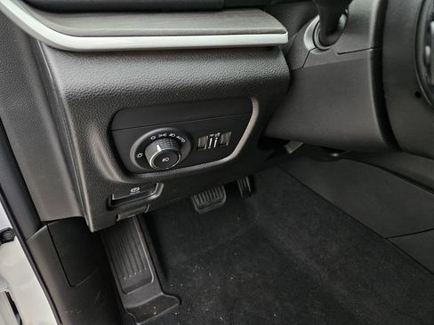 Used 2026 Jeep Grand Cherokee Limited w/ Limited Altitude Package RWD image 18