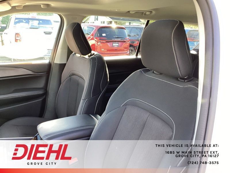 Used 2023 Jeep Grand Cherokee L Laredo w/ Luxury Tech Group I AWD/4WD image 26