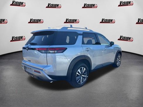 New 2025 Nissan Pathfinder SL image 5