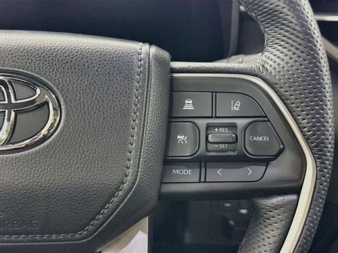 Used 2025 Toyota Tundra Limited AWD/4WD image 20
