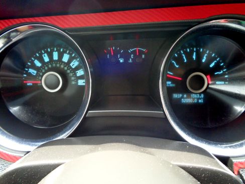 Used 2014 Ford Mustang GT image 29