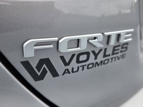 Used 2023 Kia Forte LXS w/ LXS Technology Package FWD image 5