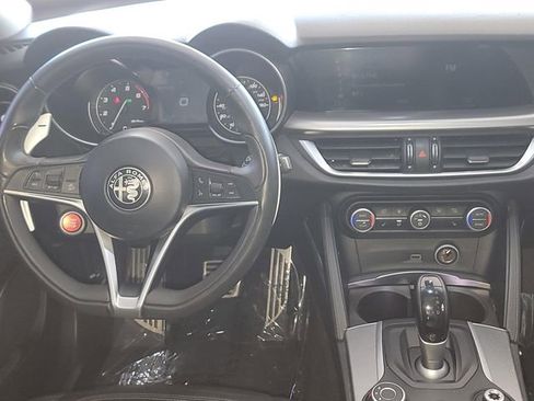 Used 2018 Alfa Romeo Stelvio Sport w/ Quick Order Package 22J Sport AWD/4WD image 13