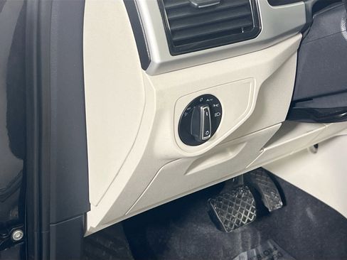 Used 2022 Volkswagen Atlas SE image 10