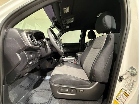 Certified 2023 Toyota Tacoma TRD Off-Road AWD/4WD image 12
