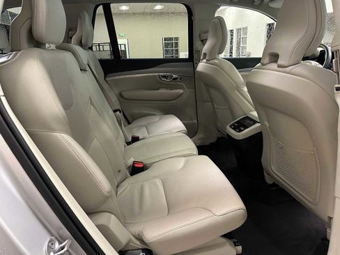 Used 2022 Volvo XC90 T5 Momentum image 27