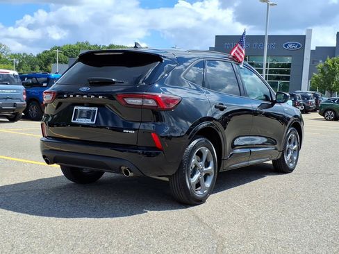 Used 2023 Ford Escape ST-Line w/ Tech Pack #1 AWD/4WD image 7