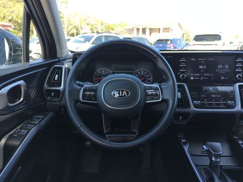 Used 2021 Kia Sorento S w/ Panoramic Sunroof Package FWD image 17