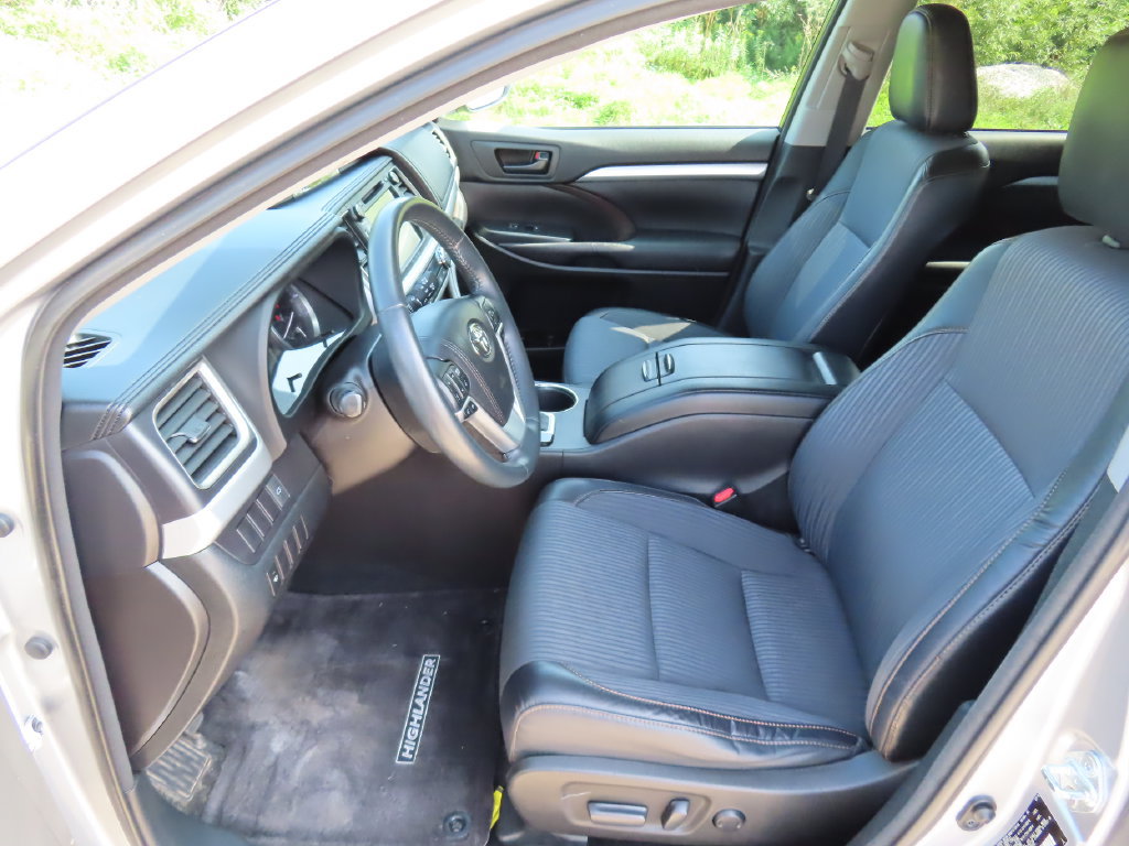 Used 2016 Toyota Highlander Plus AWD/4WD image 26