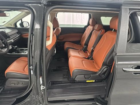 New 2026 Kia Carnival EX FWD image 16