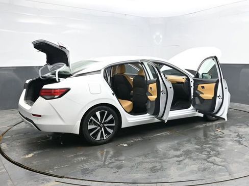 Used 2023 Nissan Sentra SV w/ SV Premium Package FWD image 38