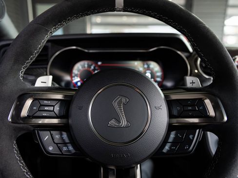 Used 2020 Ford Mustang Shelby GT500 w/ Carbon Fiber Track Pack image 12