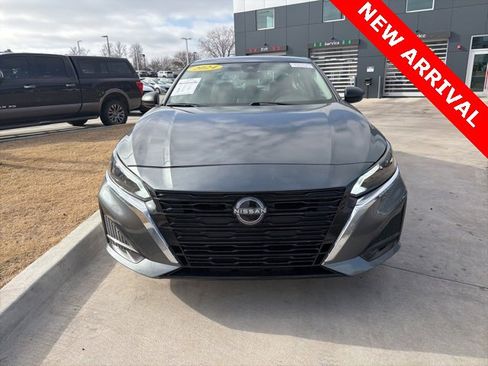 Certified 2024 Nissan Altima 2.5 SV image 2