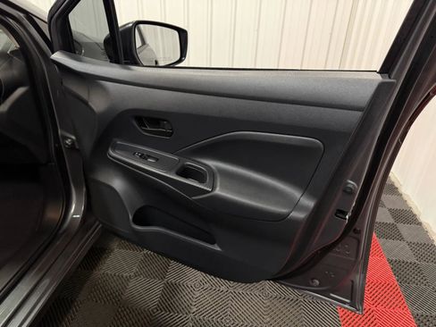Used 2022 Nissan Versa S FWD image 43
