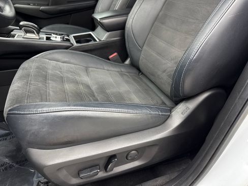 Used 2023 Mitsubishi Outlander SE FWD image 34