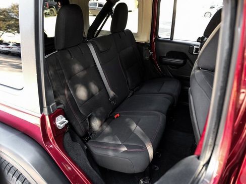 Used 2021 Jeep Wrangler Unlimited Rubicon image 49