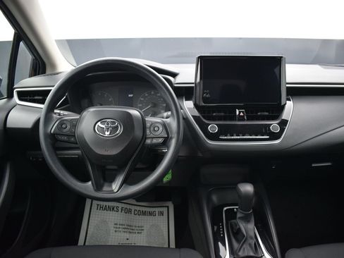Used 2025 Toyota Corolla LE FWD image 14