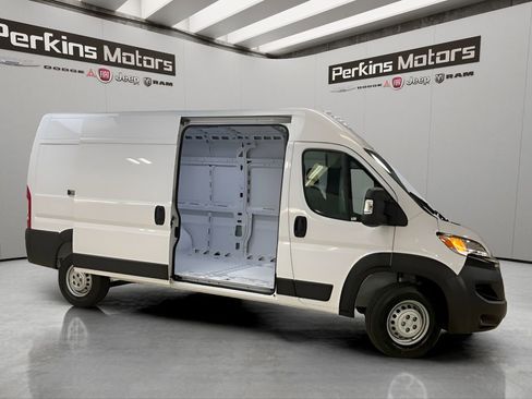 New 2026 RAM ProMaster 2500 w/ Convenience Group image 6