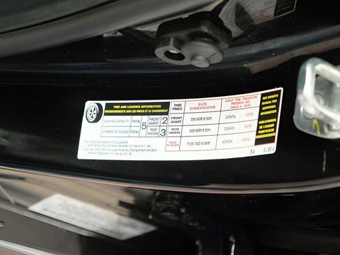 Used 2025 Nissan Sentra SV FWD image 34
