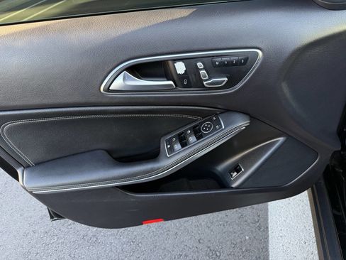 Used 2018 Mercedes-Benz GLA 250 w/ Convenience Package image 19