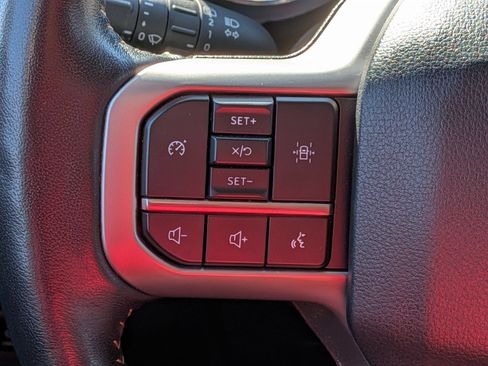 Used 2024 Ford Expedition XLT RWD image 18
