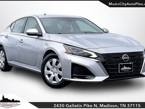 Used 2023 Nissan Altima 2.5 S image 1