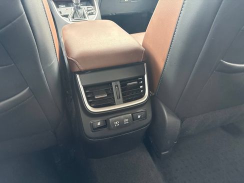 Certified 2021 Subaru Outback Touring AWD/4WD image 25