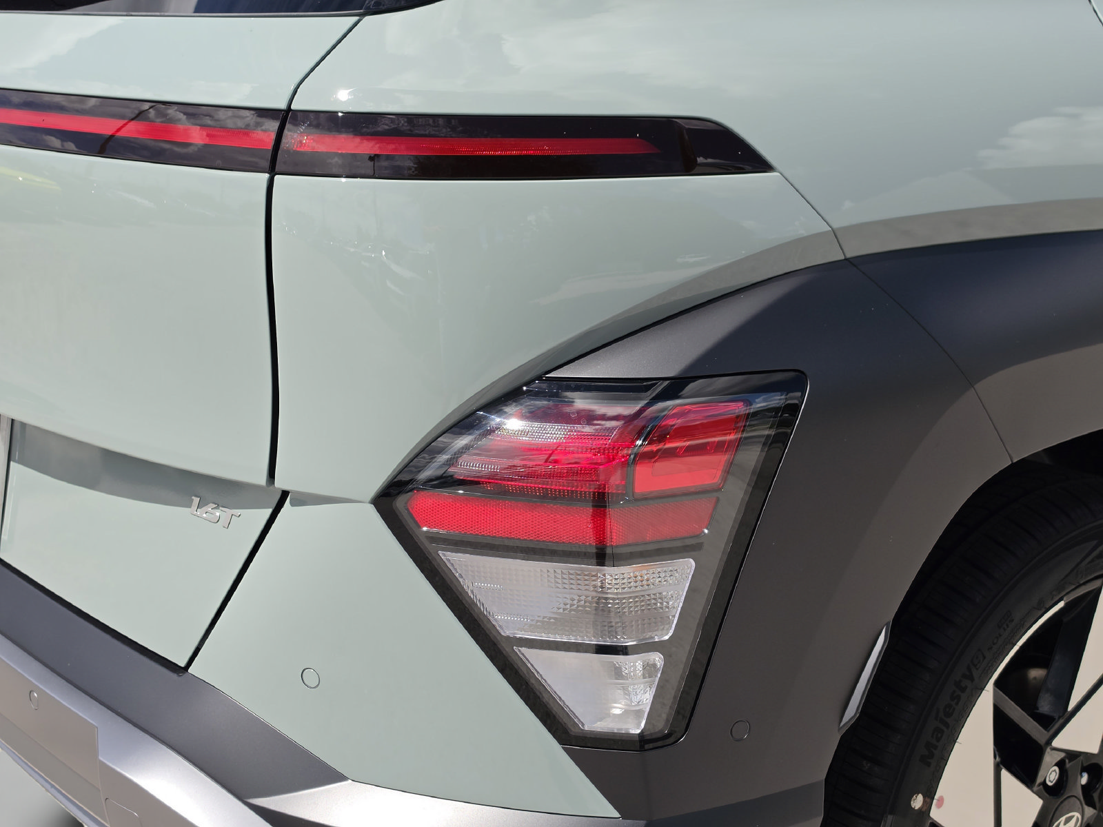 New 2027 Hyundai Kona Limited FWD image 14