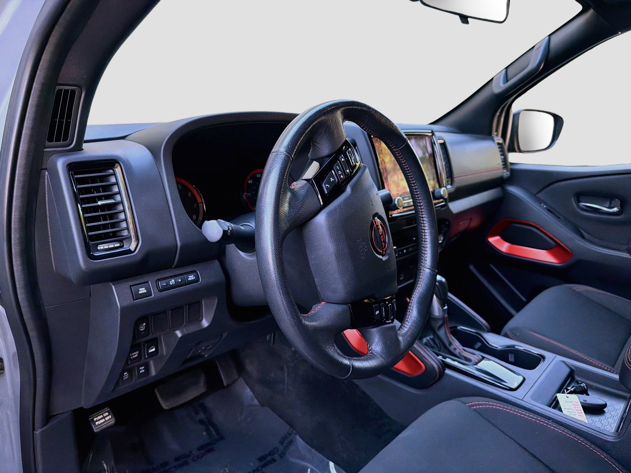 Used 2022 Nissan Frontier PRO-4X w/ Technology Package AWD/4WD image 7
