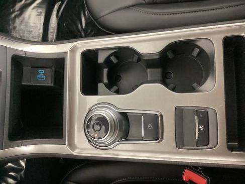 Used 2024 Ford Edge SEL image 20