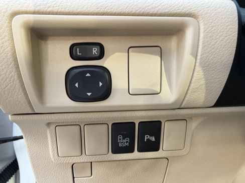 Used 2014 Lexus ES 350 w/ Luxury Package FWD image 15