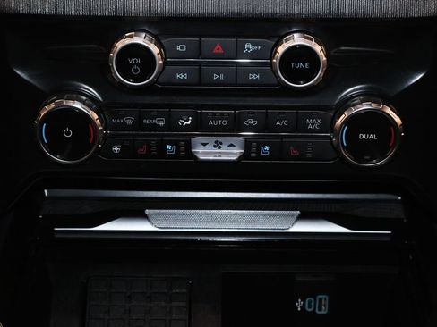Certified 2025 Ford F350 Platinum AWD/4WD image 37