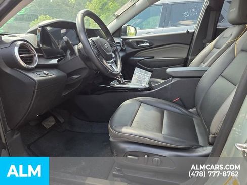 Used 2024 Chevrolet Trax ACTIV w/ Sunroof Package FWD image 5